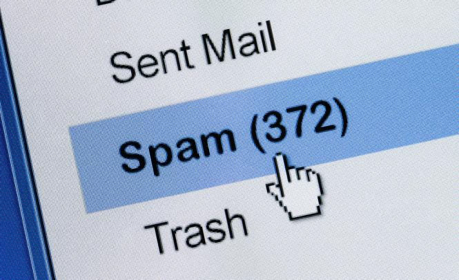 Bandeja de spam con muchos correos